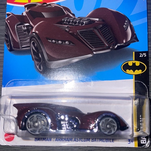 ARKHAM ASYLUM BATMOBILE - Picture 3 of 10